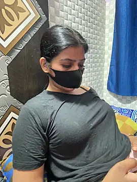 Snapshot of Hot_Jaanvi_ chatting on 03.27.26 Hot Jaanvi online show from 03.27.26