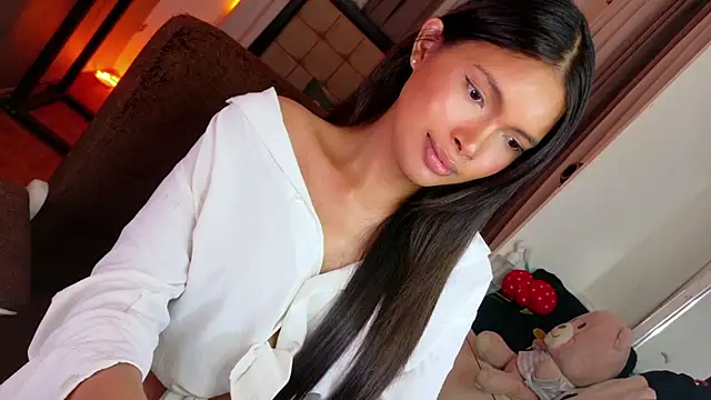 Snapshot of amour_prinsesa chatting on 11.26.25 amour prinsesa online show from 11.26.25