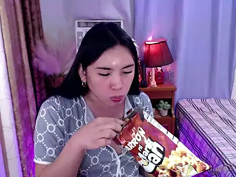 Snapshot of wild_flowerx chatting on 11.20.25 wild flowerx online show from 11.20.25