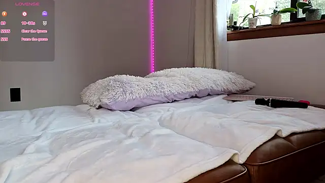 dustbunni0414 online show from 04.08.26