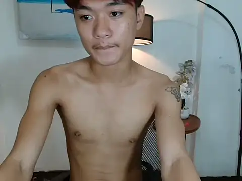 Snapshot of ur_little_secret chatting on 10.05.25 ur little secret online show from 10.05.25