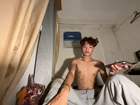 Snapshot of ur_little_secret chatting on 11.15.25 ur little secret online show from 11.15.25