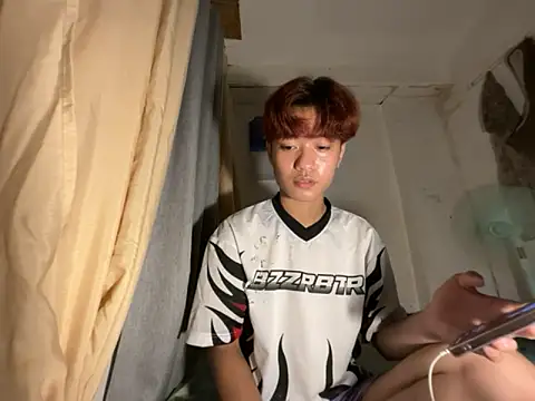 Snapshot of ur_little_secret chatting on 11.25.25 ur little secret online show from 11.25.25