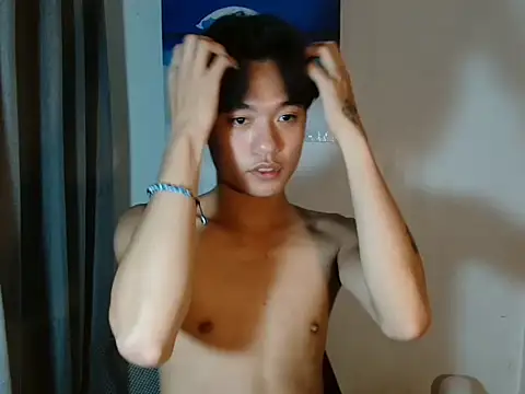 Snapshot of ur_little_secret chatting on 12.15.25 ur little secret online show from 12.15.25