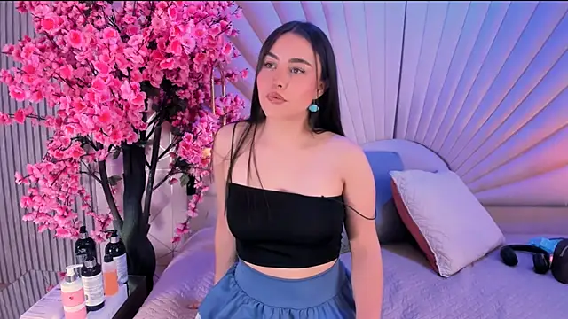 Snapshot of HannaCollins_ chatting on 03.27.26 HannaCollins online show from 03.27.26