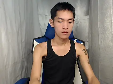 Snapshot of riks_tyler chatting on 05.05.26 riks tyler online show from 05.05.26