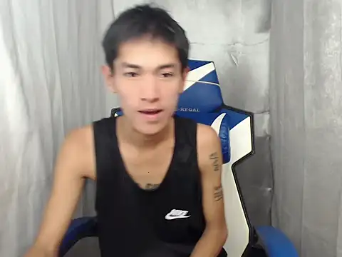 Snapshot of riks_tyler chatting on 05.25.26 riks tyler online show from 05.25.26