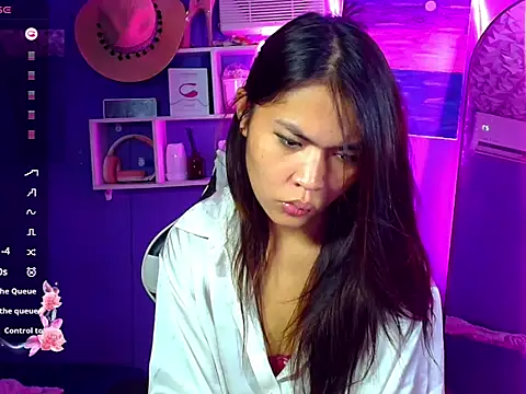 Snapshot of urgirljane chatting on 05.28.26 urgirljane online show from 05.28.26