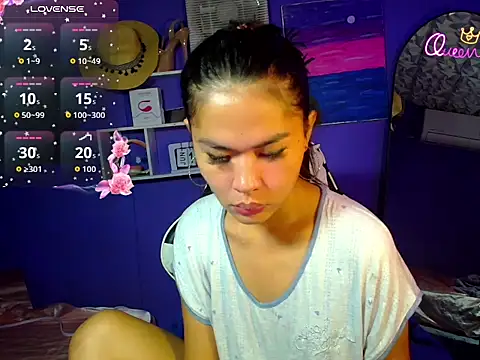 Snapshot of urgirljane chatting on 06.14.26 urgirljane online show from 06.14.26