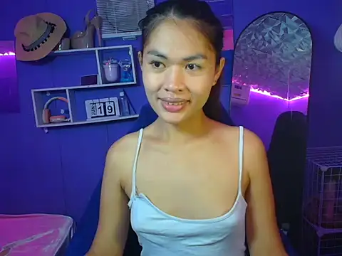 Snapshot of urgirljane chatting on 06.19.26 urgirljane online show from 06.19.26