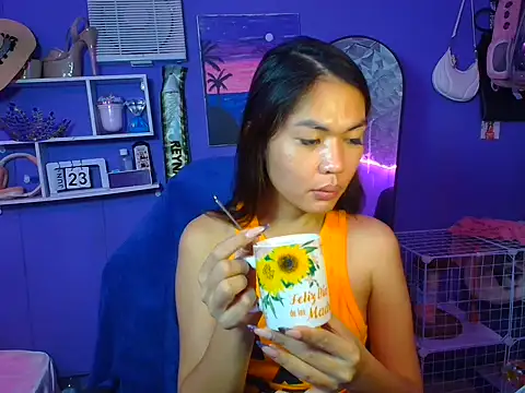 Snapshot of urgirljane chatting on 06.24.26 urgirljane online show from 06.24.26