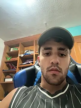 aavrdvh33 online show from 09.27.25