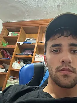 aavrdvh33 online show from 09.28.25