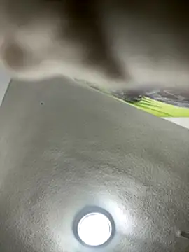 aavrdvh33 online show from 11.06.25