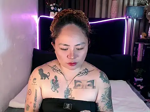 Snapshot of EstellaStarXxx chatting on 05.18.26 EstellaStarXxx online show from 05.18.26