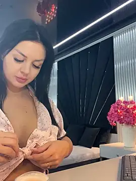 KenyaCruz online show from 11.11.25