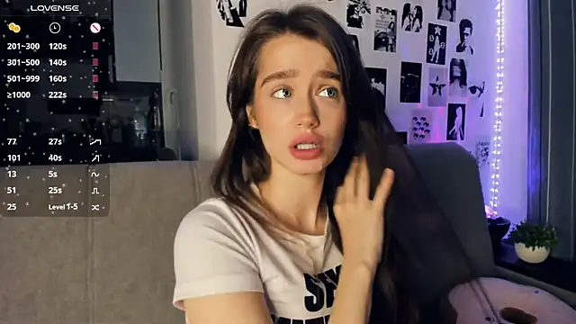 lovelyalivia online show from 12.22.25