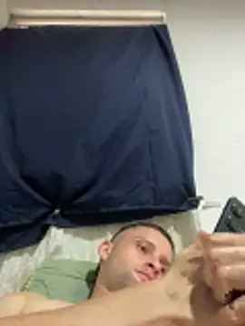 Snapshot of monocams chatting on 04.05.26 monocams online show from 04.05.26