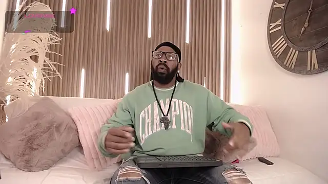 King Malik online show from 09.18.25