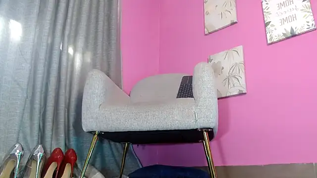Snapshot of emily_ox0 chatting on 06.02.26 emily ox0 online show from 06.02.26