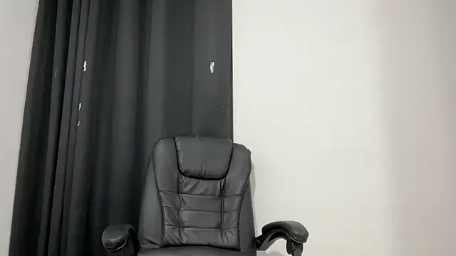 Snapshot of Sophia_copper chatting on 09.12.25 Sophia copper online show from 09.12.25