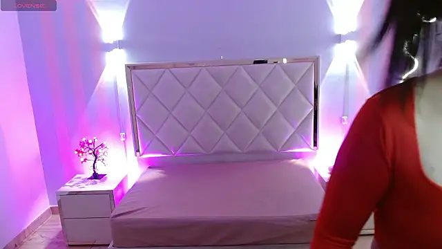 Rosalind tay online show from 03.04.26