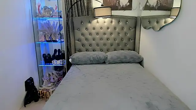 Lars empress online show from 12.17.25