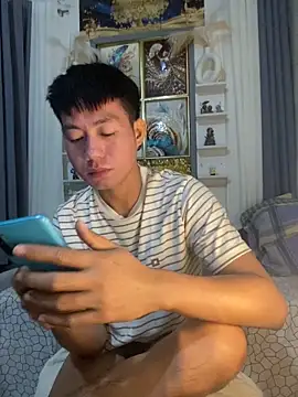 xshyboyx online show from 10.02.25