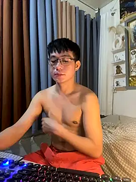 xshyboyx online show from 11.22.25