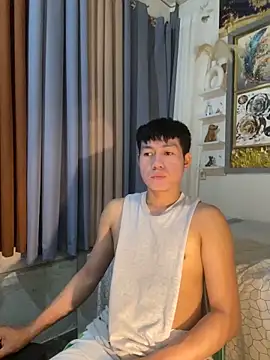 Snapshot of xshyboyx chatting on 02.13.26 xshyboyx online show from 02.13.26