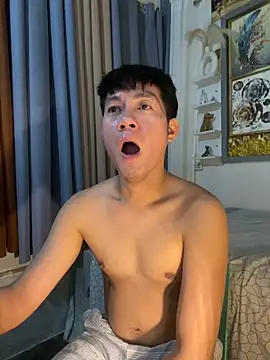 Snapshot of xshyboyx chatting on 02.15.26 xshyboyx online show from 02.15.26