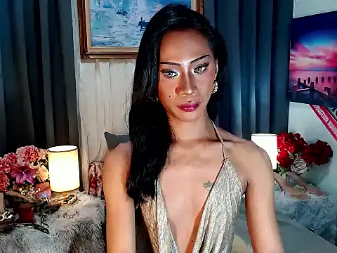 Snapshot of sassylatina chatting on 09.14.25 sassylatina online show from 09.14.25