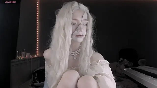 MelissaReis online show from 10.31.25