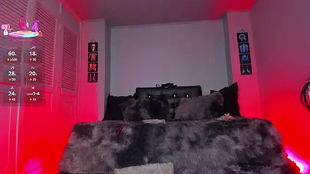 Snapshot of Draculairis chatting on 12.04.25 Draculairis online show from 12.04.25