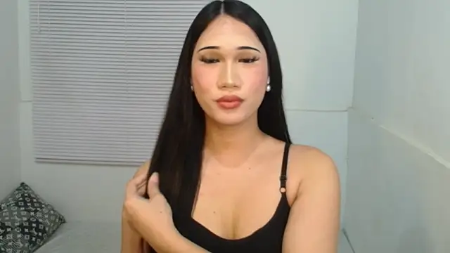 Snapshot of Leighs_Celine chatting on 02.17.26 Leighs Celine online show from 02.17.26