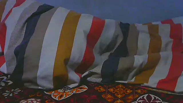 Snapshot of shy-lillyX22 chatting on 11.27.25 shy-lillyX22 online show from 11.27.25