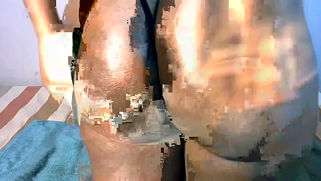 Snapshot of shy-lillyX22 chatting on 12.23.25 shy-lillyX22 online show from 12.23.25