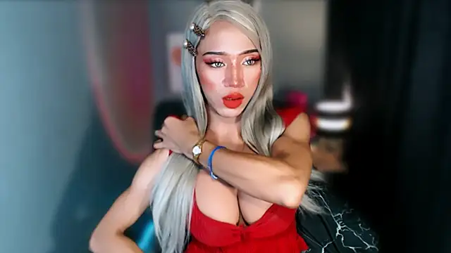 Snapshot of AiraCumSlut chatting on 05.16.26 AiraCumSlut online show from 05.16.26