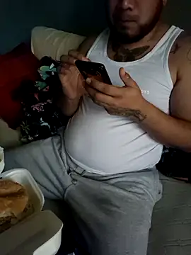 Snapshot of bellylova chatting on 02.19.26 bellylova online show from 02.19.26