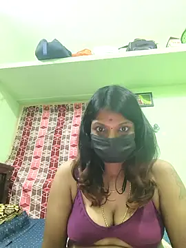 Snapshot of Tamil_Ishu chatting on 10.25.25 Tamil Ishu online show from 10.25.25