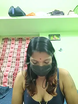 Snapshot of Tamil_Ishu chatting on 10.27.25 Tamil Ishu online show from 10.27.25