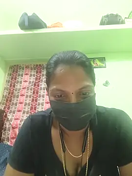 Snapshot of Tamil_Ishu chatting on 11.25.25 Tamil Ishu online show from 11.25.25