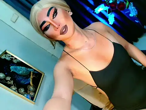 Snapshot of Queen_yasii_88 chatting on 10.07.25 Queen yasii 88 online show from 10.07.25