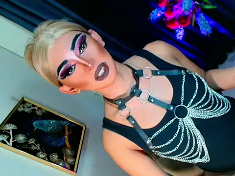 Snapshot of Queen_yasii_88 chatting on 10.19.25 Queen yasii 88 online show from 10.19.25