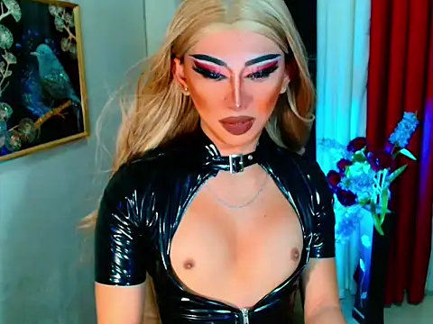 Snapshot of Queen_yasii_88 chatting on 10.22.25 Queen yasii 88 online show from 10.22.25