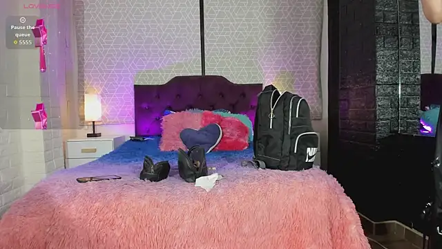 Zamara Kleii online show from 09.13.25