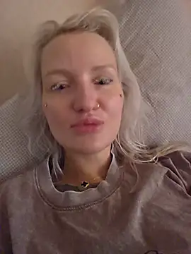Snapshot of KateMonroe chatting on 07.25.26 KateMonroe online show from 07.25.26