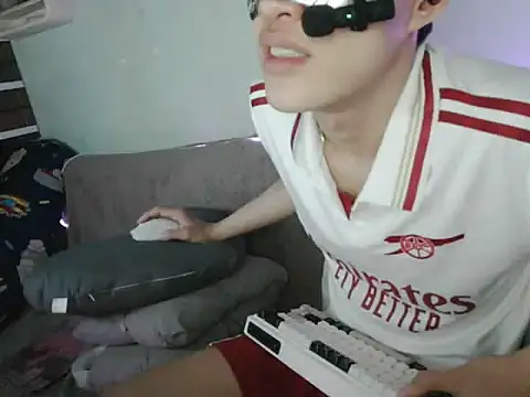 boyhigh1997 online show from 10.20.25