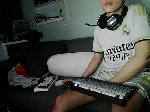 boyhigh1997 online show from 04.05.26