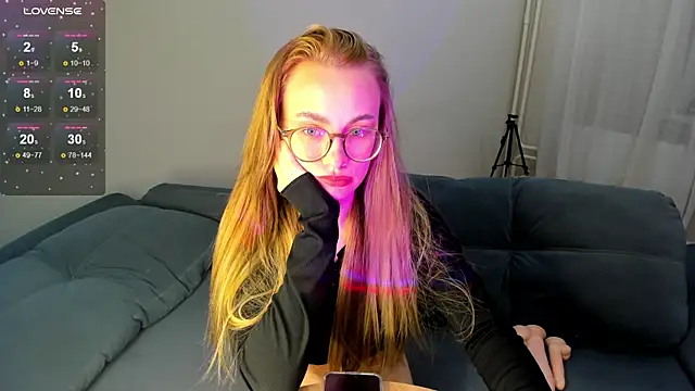 MewStella online show from 09.28.25